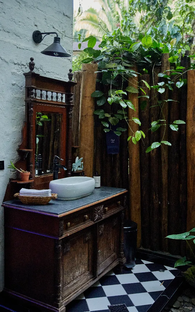 Sink detail